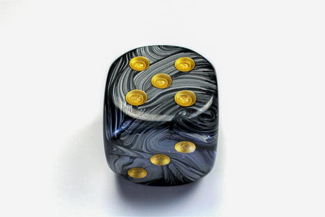 Chessex | 50mm d6 | Acrylic | Lustrous Black/gold (CHX DL5098)