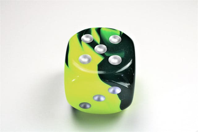 Chessex | 50mm d6 | Acrylic | Gemini Green-Yellow/silver (CHX DG5054)